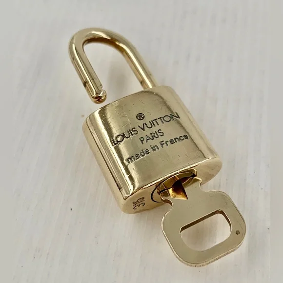 Authentic VGUC Louis Vuitton LV Lock & Key - #315 - Picture 4 of 5